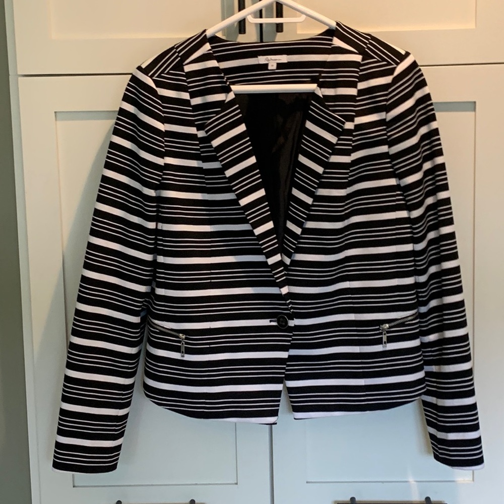 Tailored, lined and fitted blazer